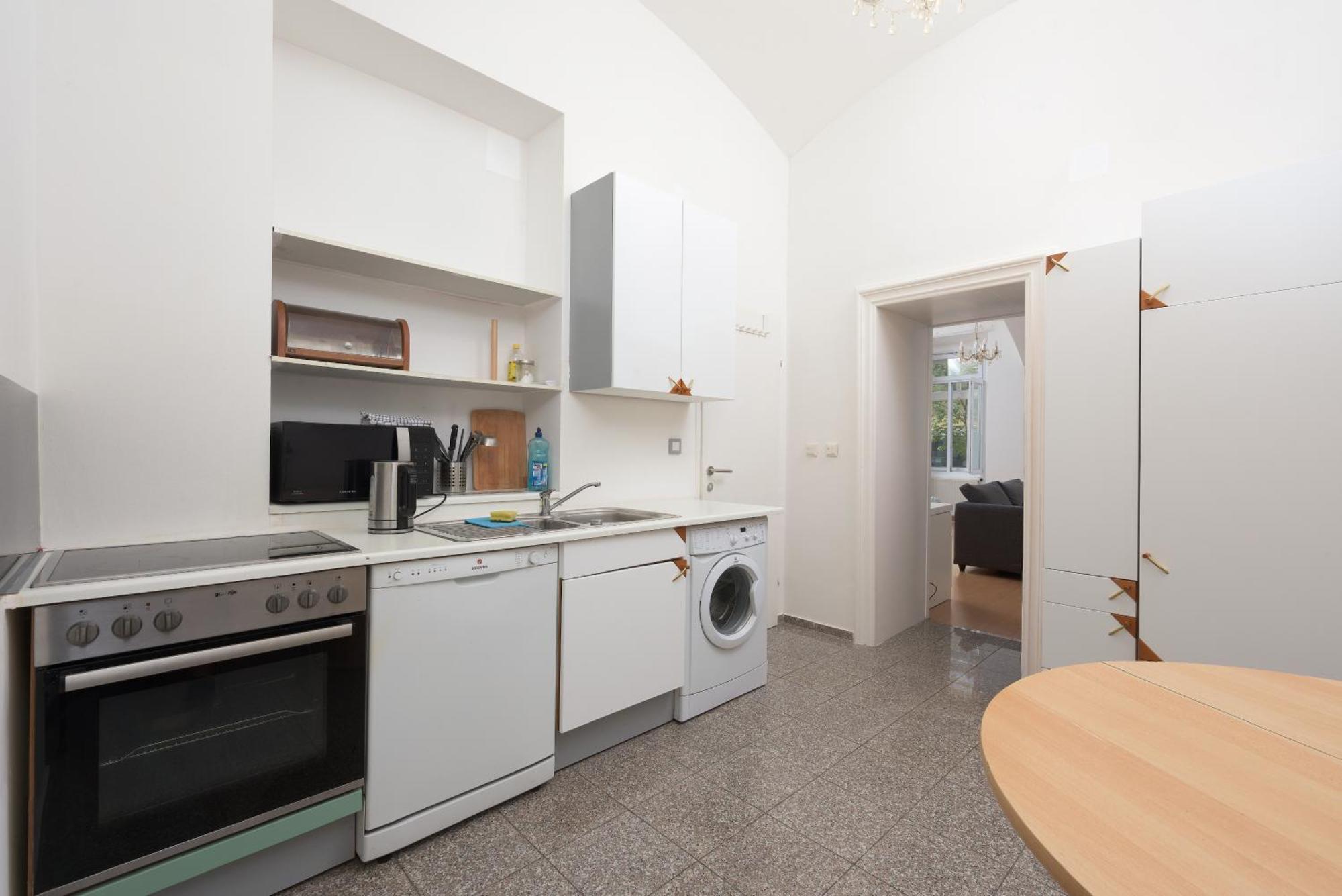 Spacious Austrian Style Close To Center Landstrasse * Wien
