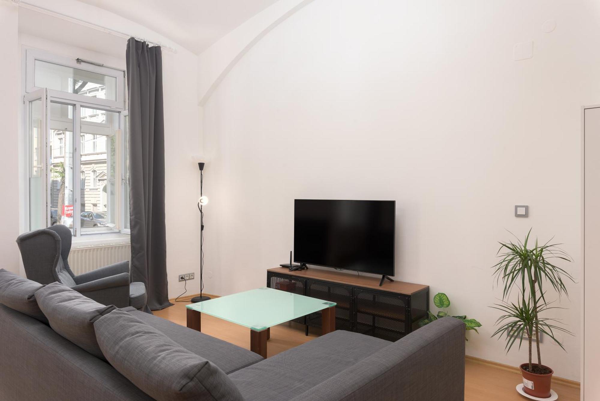 Spacious Austrian Style Close To Center Landstrasse Wien